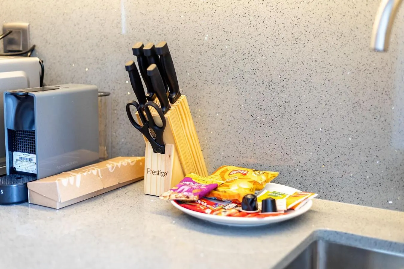 Serene Studio Apartment In Mag Eye 920 - Allsopp & Allsopp 두바이 아랍에미리트