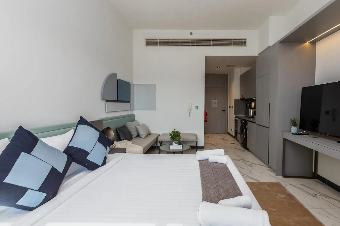 Serene Studio Apartment In Mag Eye 920 - Allsopp & Allsopp Dubai